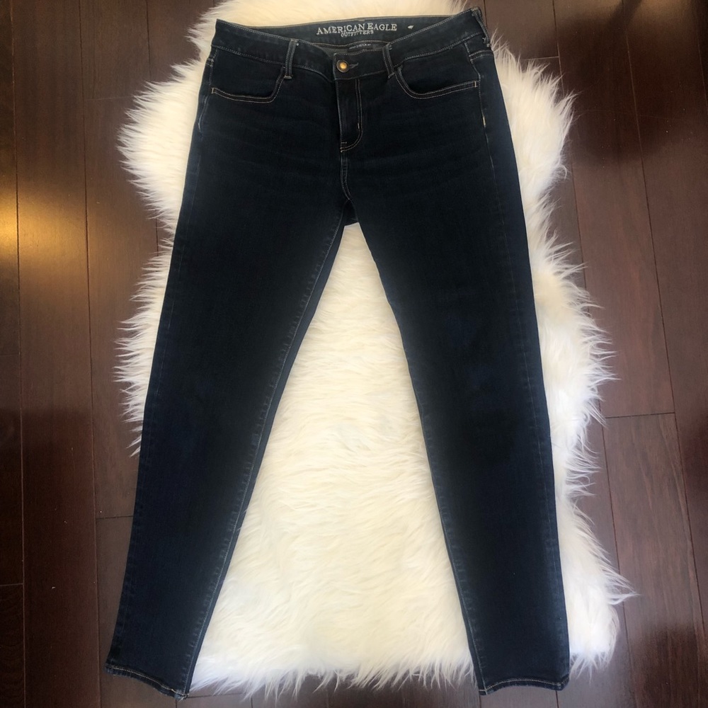 AMERICAN EAGLE dark wash jegging jeans